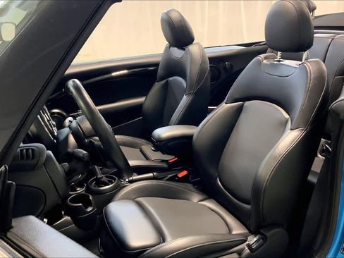 Used 2019 MINI Cooper S w/ Signature Upholstery Package image 7