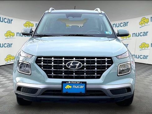 Used 2025 Hyundai Venue SEL image 3