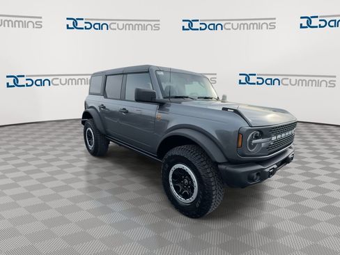 New 2026 Ford Bronco Badlands w/ Sasquatch Package AWD/4WD image 2