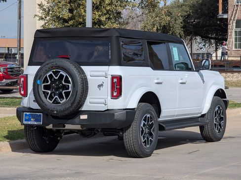 New 2025 Ford Bronco Outer Banks image 4