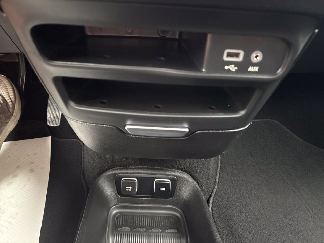 Used 2020 Chrysler Pacifica Touring w/ S Appearance Package FWD image 17