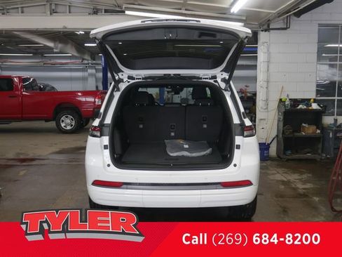 New 2026 Jeep Grand Cherokee Limited image 15