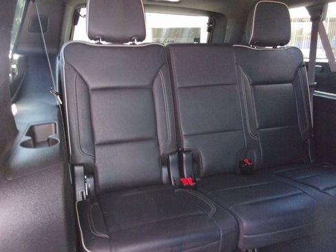 Used 2024 Chevrolet Suburban Premier image 35