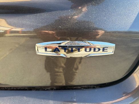 Used 2020 Jeep Compass Latitude w/ Cold Weather Group image 15