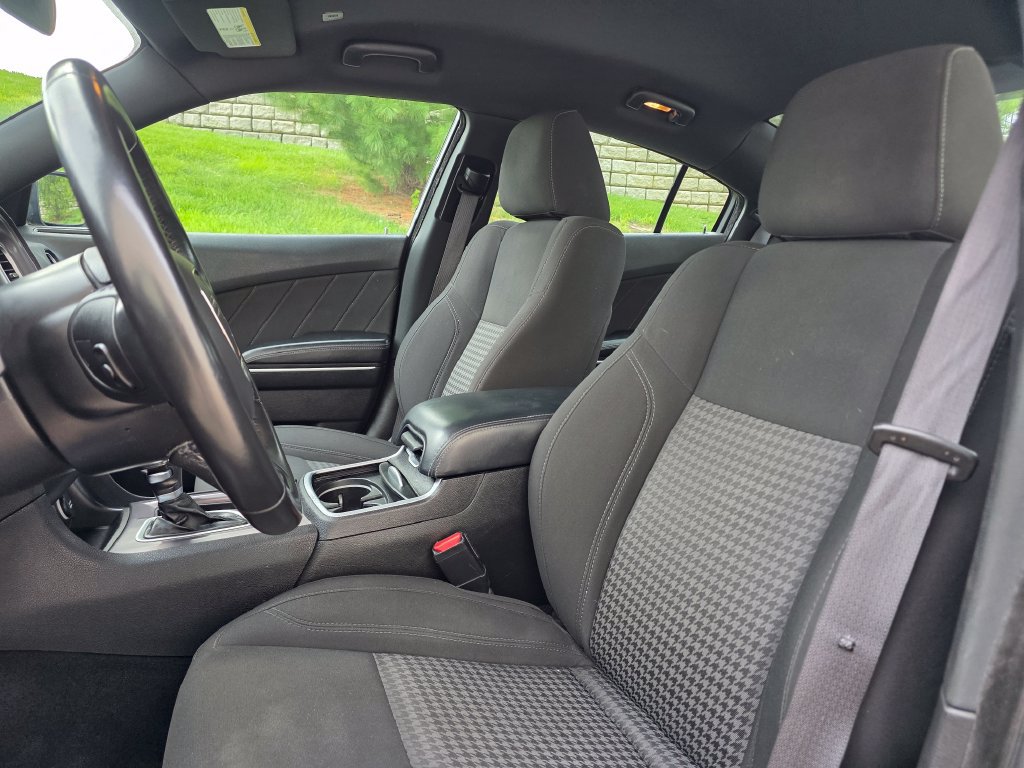 Used 2023 Dodge Charger SXT RWD image 7