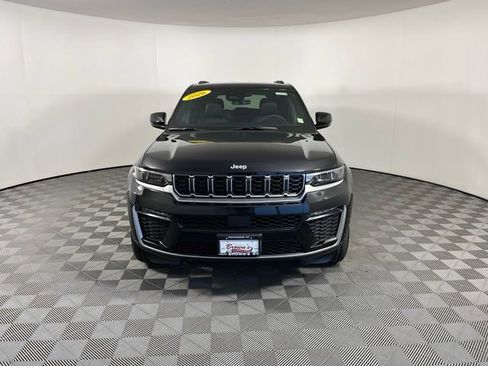 Used 2026 Jeep Grand Cherokee Limited AWD/4WD image 2