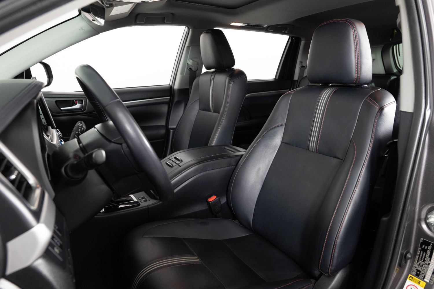 Used 2019 Toyota Highlander SE AWD/4WD image 15