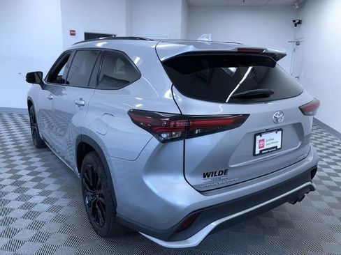 Certified 2025 Toyota Highlander XSE AWD/4WD image 12