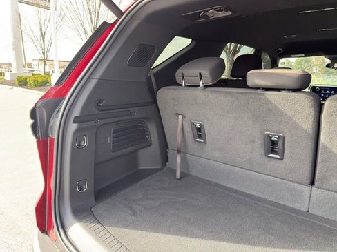 Used 2024 Chevrolet Traverse LT w/ Enhanced Driving Package image 33