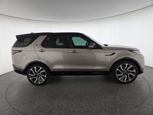 New 2025 Land Rover Discovery Dynamic SE AWD/4WD image 29