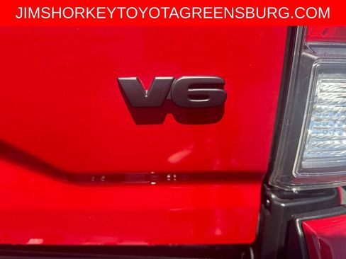 Used 2022 Toyota Tacoma TRD Sport image 30