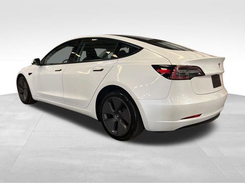 Used 2023 Tesla Model 3 Standard Range image 3