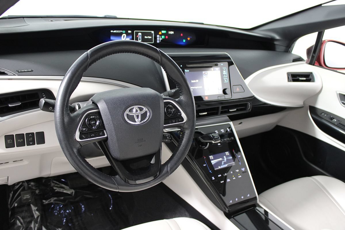 Used 2017 Toyota Mirai FWD image 10