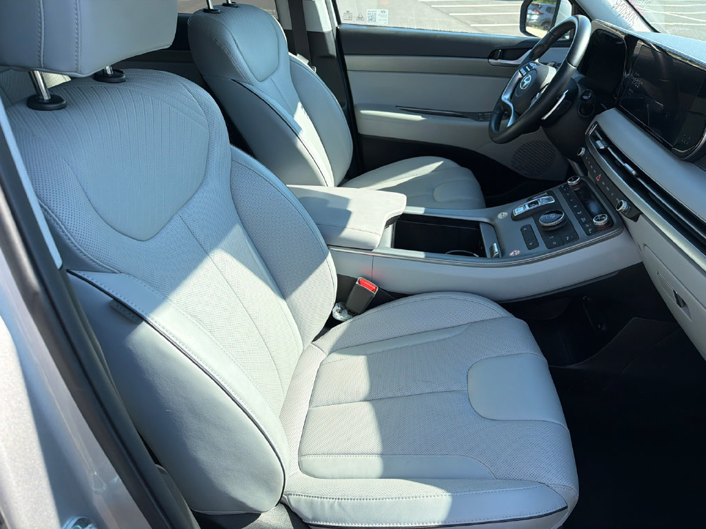 Used 2025 Hyundai Palisade SEL FWD image 13