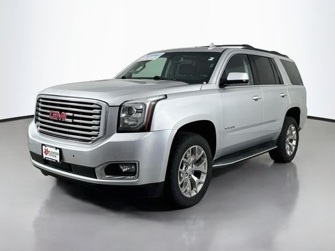 Used 2017 GMC Yukon SLE w/ SLE Value Package AWD/4WD image 3