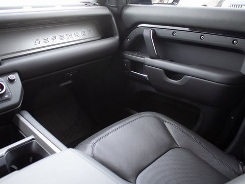 Used 2025 Land Rover Defender 110 V8 image 20