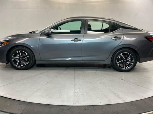 Used 2024 Nissan Sentra SV FWD image 2