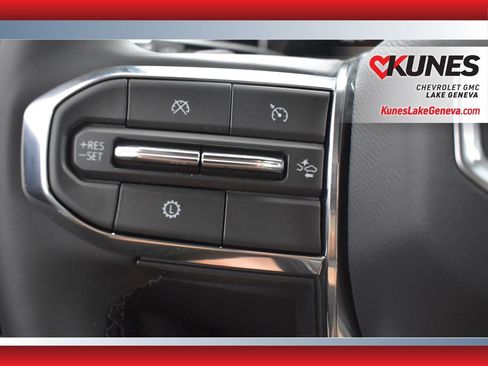 New 2025 GMC Acadia Elevation image 15