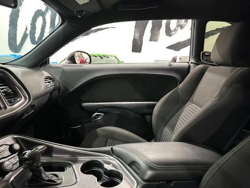 Used 2020 Dodge Challenger SXT RWD image 13