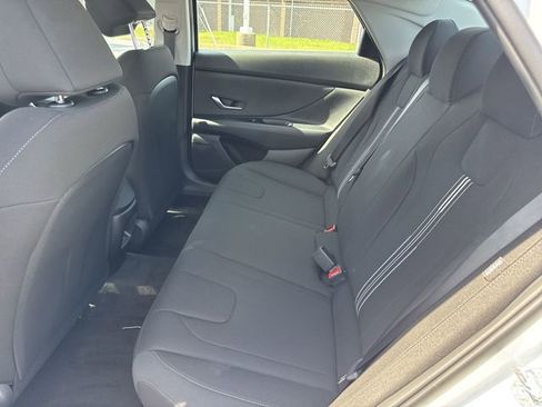 Used 2025 Hyundai Elantra Sport FWD image 12