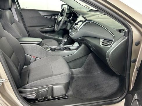 Used 2022 Chevrolet Malibu LS w/ Driver Confidence Package II FWD image 9