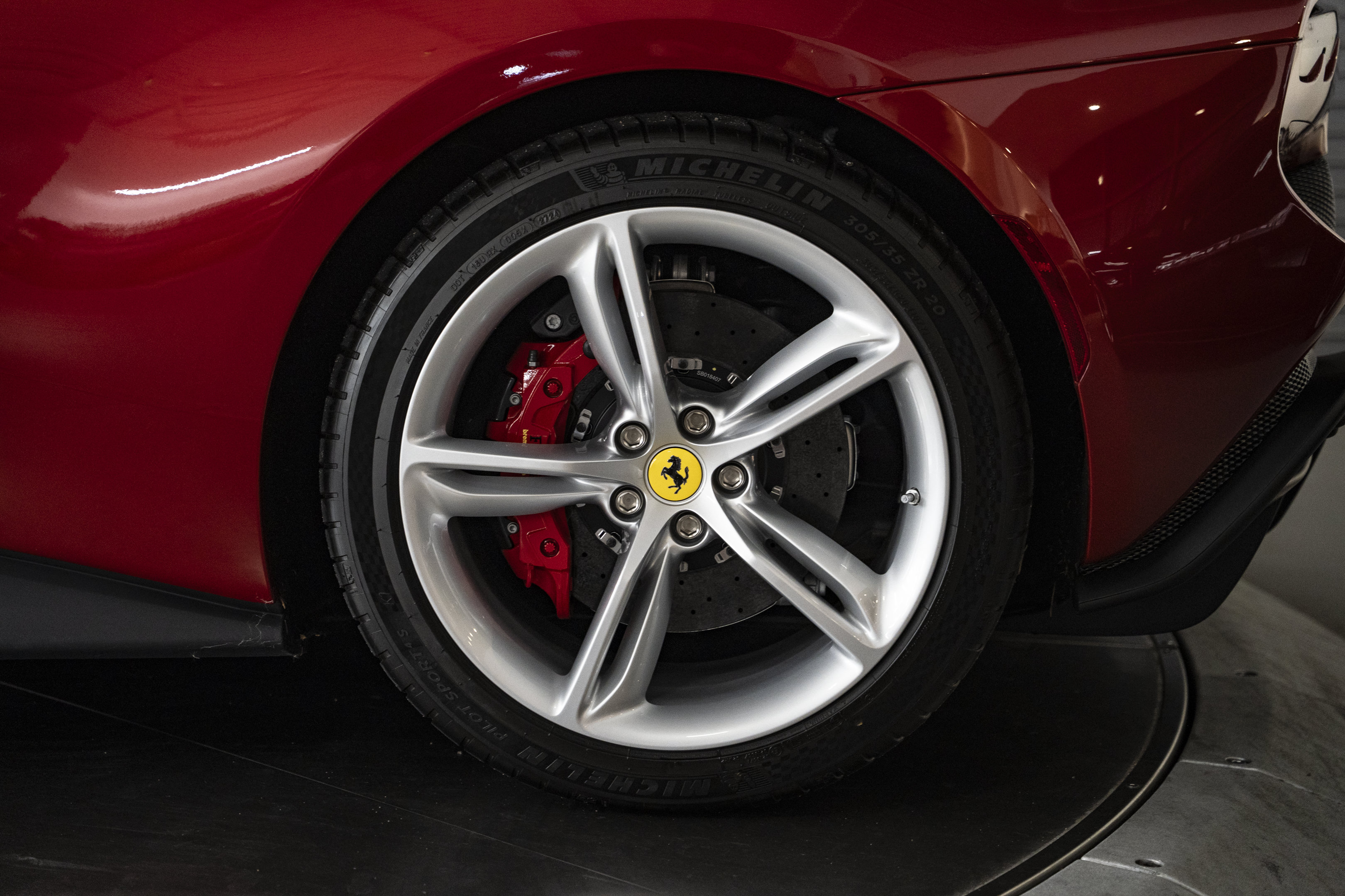 Used 2025 Ferrari 296 GTS RWD image 19