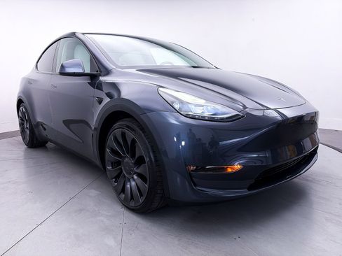 Used 2022 Tesla Model Y Performance AWD/4WD image 10