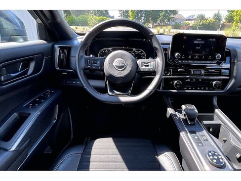 Used 2025 Nissan Pathfinder Rock Creek AWD/4WD image 5