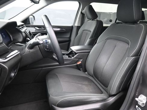 Used 2021 Jeep Grand Cherokee L Laredo w/ Luxury Tech Group I image 10