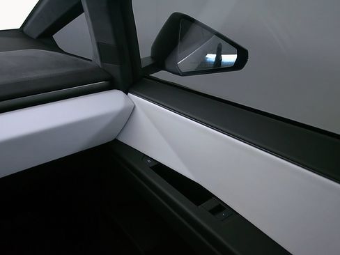 Used 2024 Tesla Cybertruck Cyberbeast AWD/4WD image 23