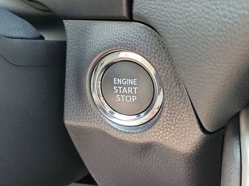 Used 2025 Toyota RAV4 XLE AWD/4WD image 29