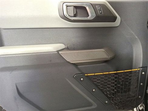 Used 2022 Ford Bronco Badlands image 14