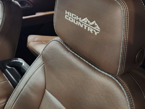 Used 2024 Chevrolet Tahoe High Country w/ Premium Package AWD/4WD image 32