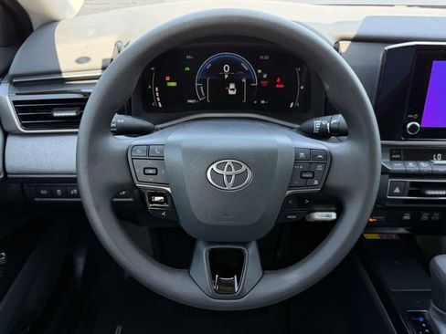 Used 2025 Toyota Camry LE w/ Convenience Package FWD image 12