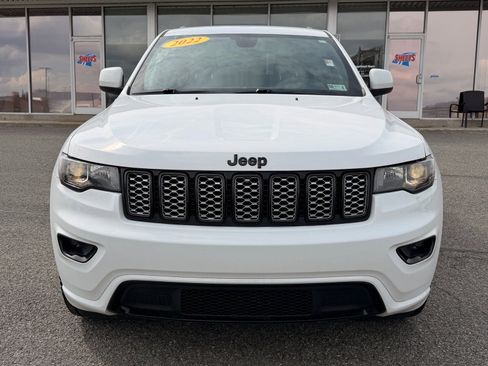 Used 2022 Jeep Grand Cherokee Laredo X image 9