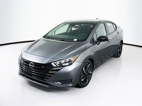 Used 2024 Nissan Versa SR image 3