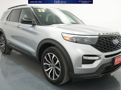 Used 2023 Ford Explorer ST-Line w/ Class IV Trailer Tow Package AWD/4WD image 1