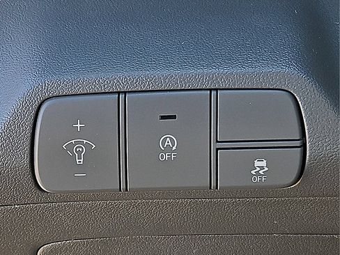 Used 2025 Hyundai Elantra SE FWD image 19