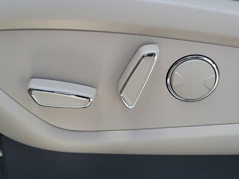 Used 2019 Lincoln Nautilus FWD image 15