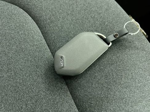 New 2025 Kia K4 LXS image 35