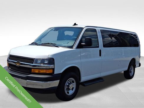 Used 2025 Chevrolet Express 3500 LT w/ LT Preferred Equipment Group RWD image 3