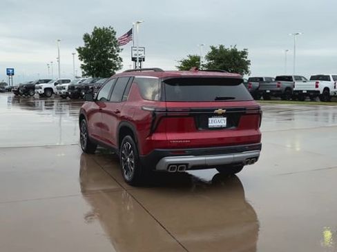 New 2026 Chevrolet Traverse LT w/ Sun and Wheel Package FWD image 2