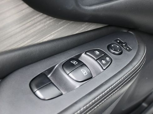 Used 2018 Nissan Murano S w/ Cargo Package FWD image 25