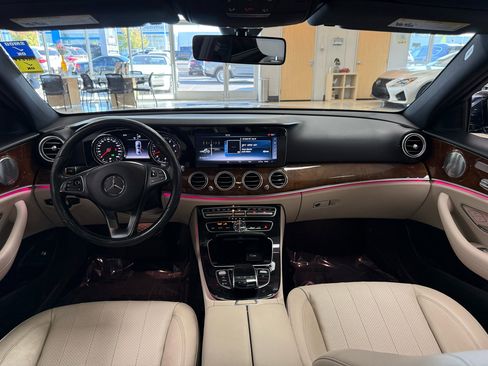 Used 2017 Mercedes-Benz E 300 4MATIC image 11