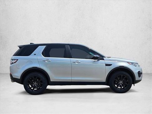 Used 2019 Land Rover Discovery Sport SE AWD/4WD image 4