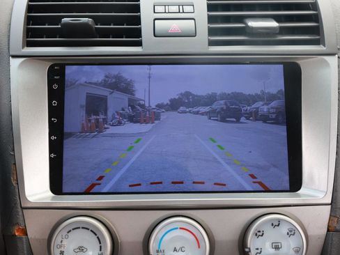 Used 2010 Toyota Camry LE FWD image 32