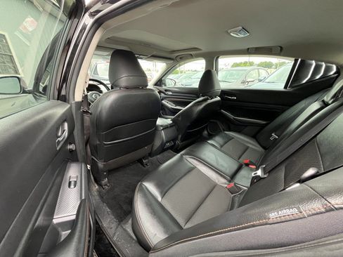 Used 2019 Nissan Altima 2.5 SR w/ SR Premium Package AWD/4WD image 11