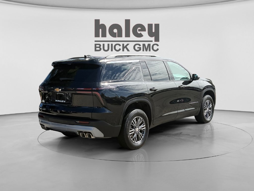 Used 2026 Chevrolet Traverse LT w/ Driver Confidence Package FWD image 5