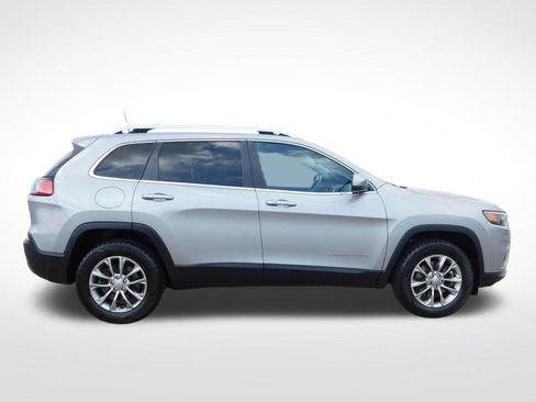 Used 2021 Jeep Cherokee Latitude Plus w/ Mopar Interior Package AWD/4WD image 2