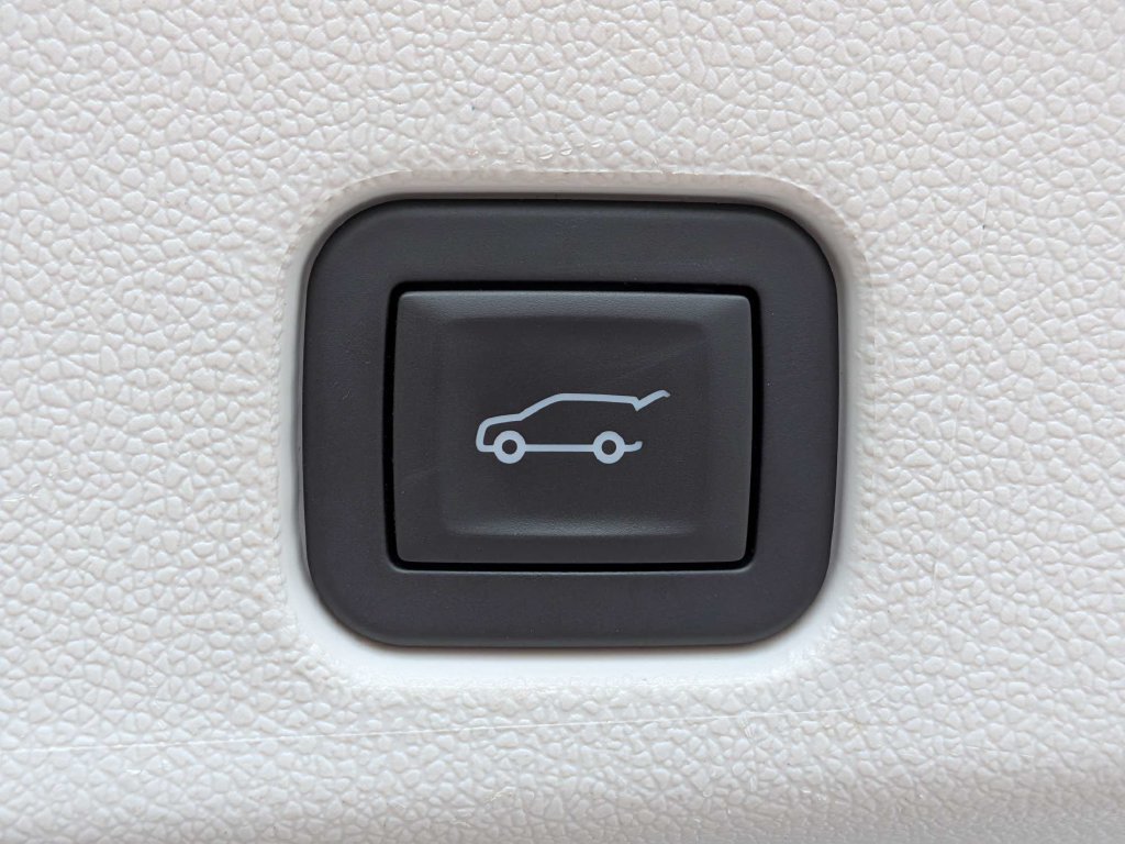Used 2025 Buick Enclave Avenir AWD/4WD image 13